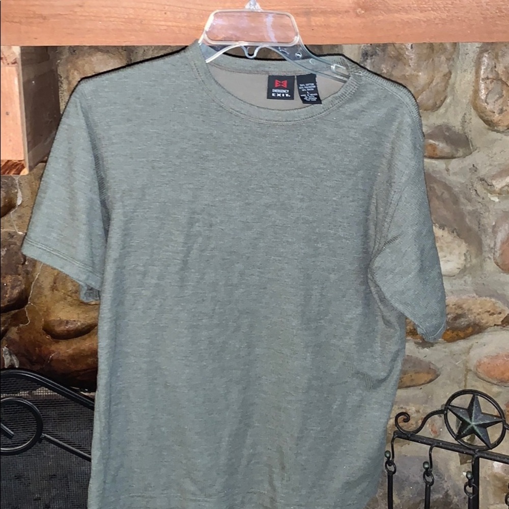 Men’s large olive green short sleeve shirt